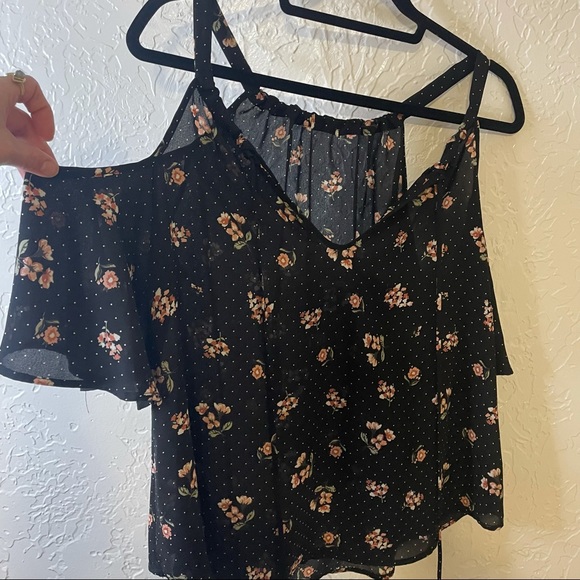 🌻Sienna Sky Polka Dot Floral Cold Shoulder Top - Picture 6 of 6